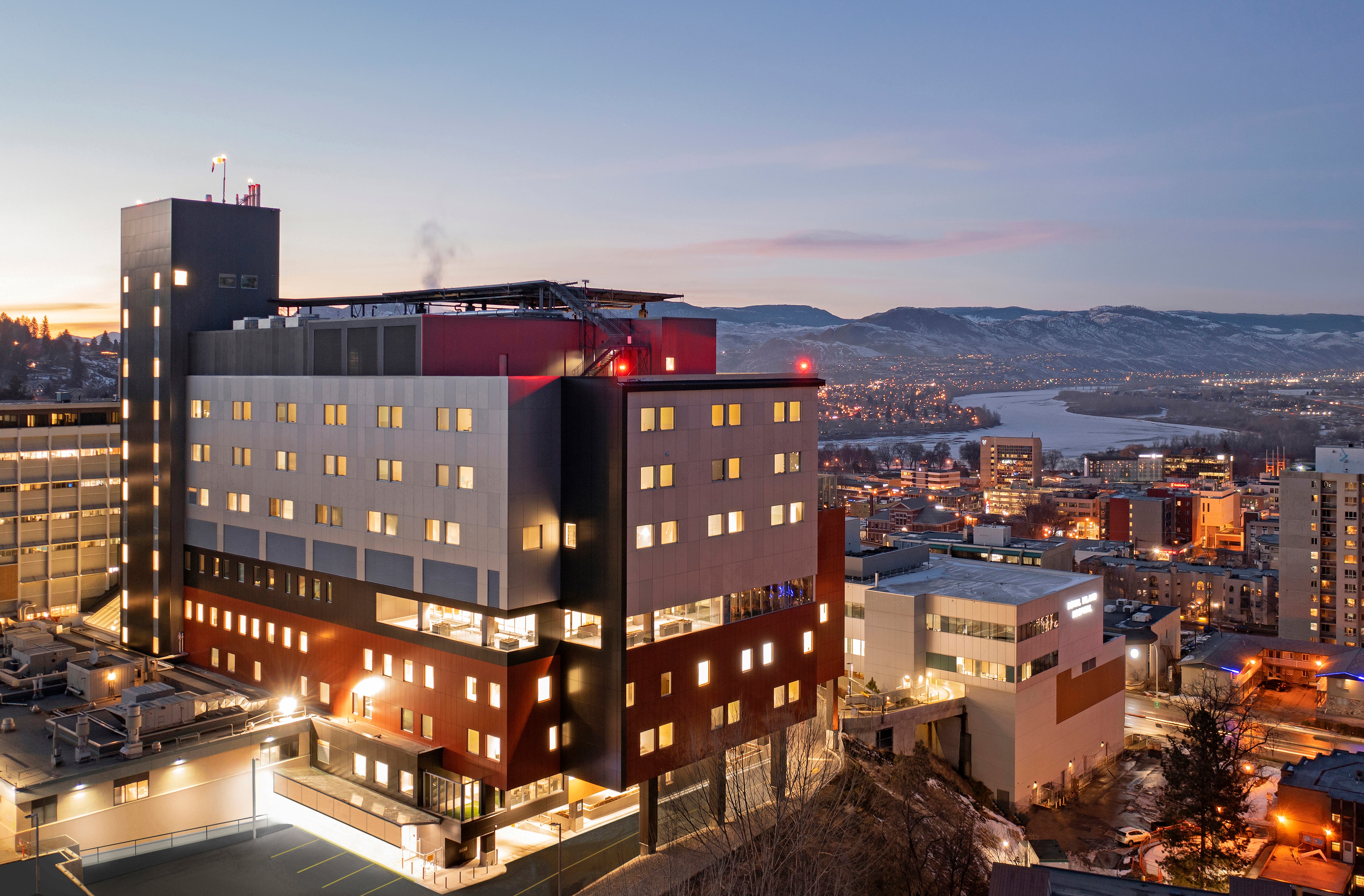 kamloops hospital at night