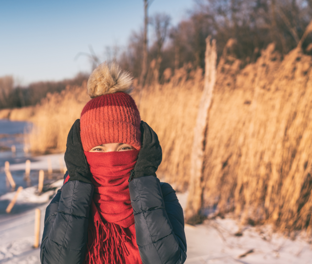 How to properly dress in bitter cold temperatures