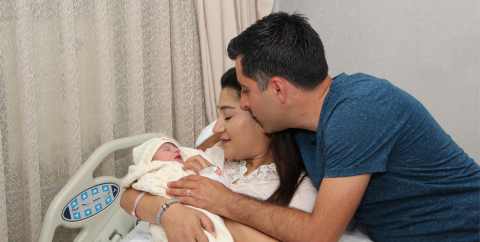 newborn w parents